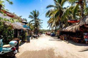 Special offer, Walk to Beach, AC and Starlink
